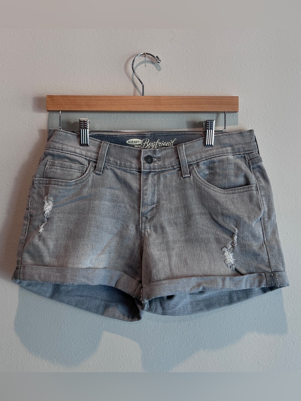 Old Navy Boyfriend Womens Gray Denim Cuffed Jean Shorts Size 4 Festival Casual
